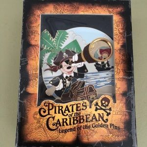 Disneyland Pirates Of The Caribbean Mickey Mouse Legend Of The Golden Pins.